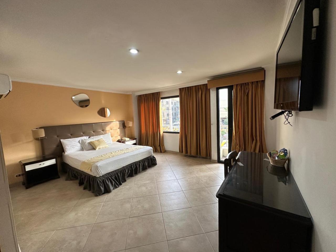 Hotel Prince Plaza Μεντεγίν Εξωτερικό φωτογραφία