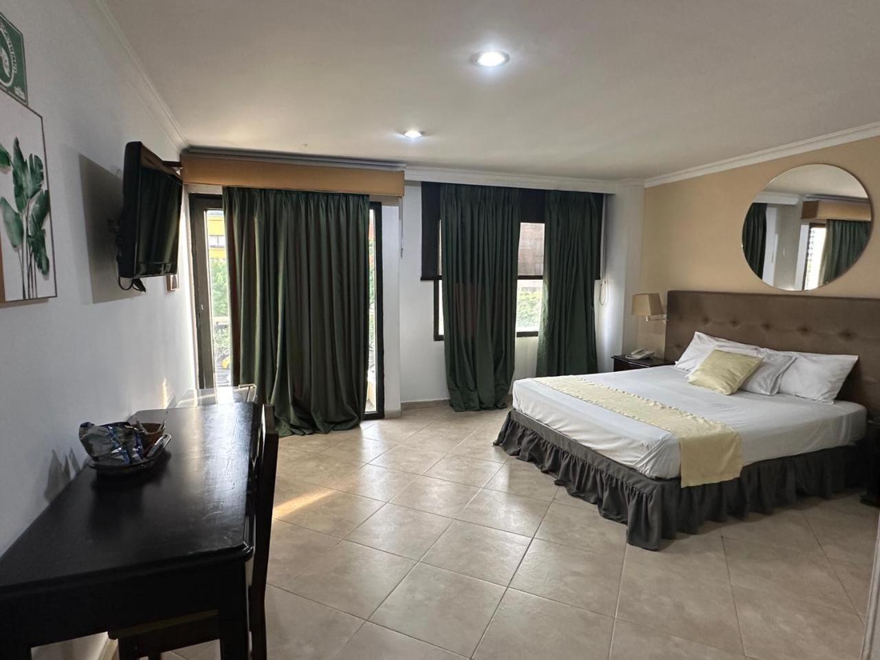 Hotel Prince Plaza Μεντεγίν Εξωτερικό φωτογραφία