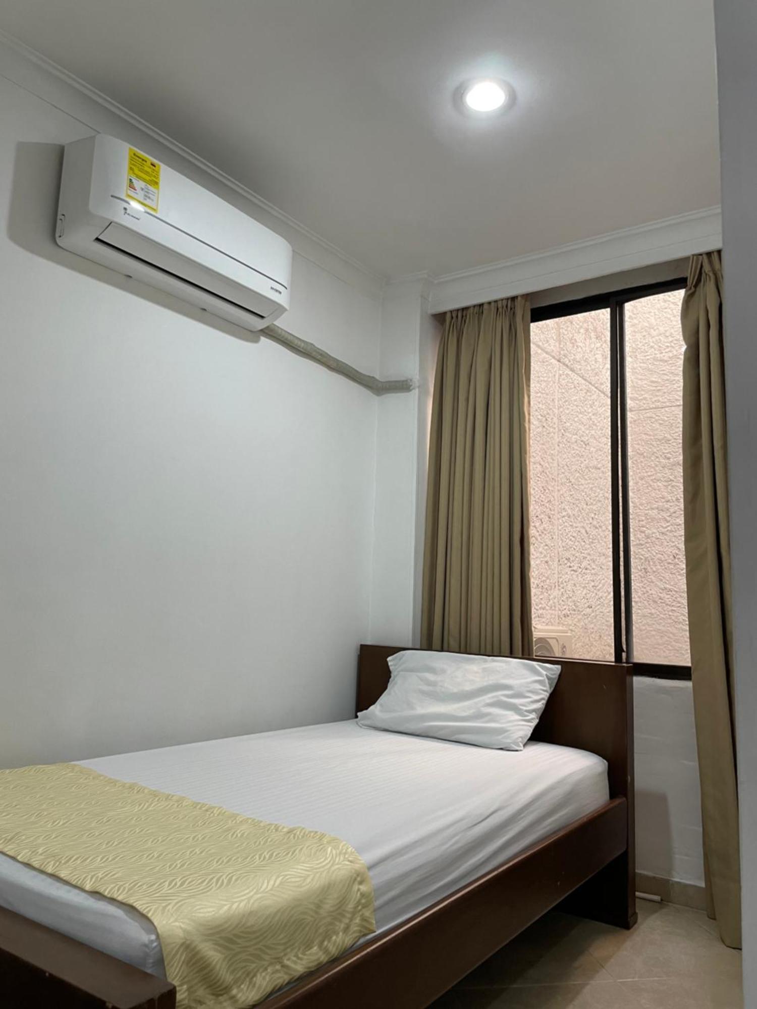 Hotel Prince Plaza Μεντεγίν Εξωτερικό φωτογραφία