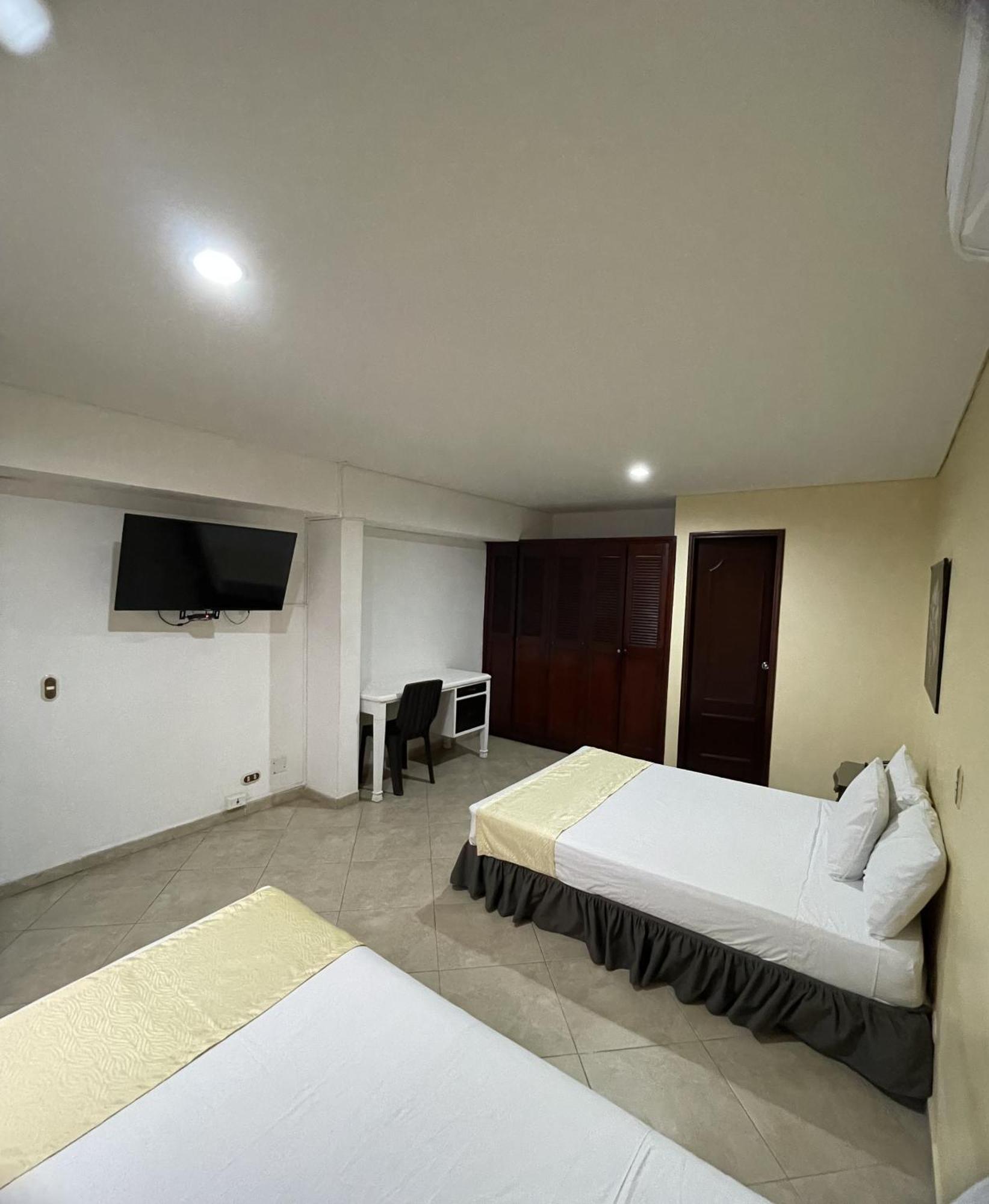Hotel Prince Plaza Μεντεγίν Εξωτερικό φωτογραφία