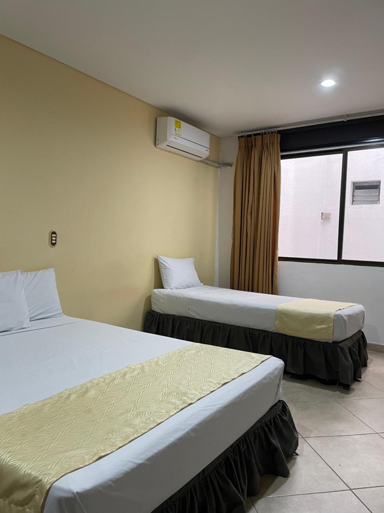 Hotel Prince Plaza Μεντεγίν Εξωτερικό φωτογραφία