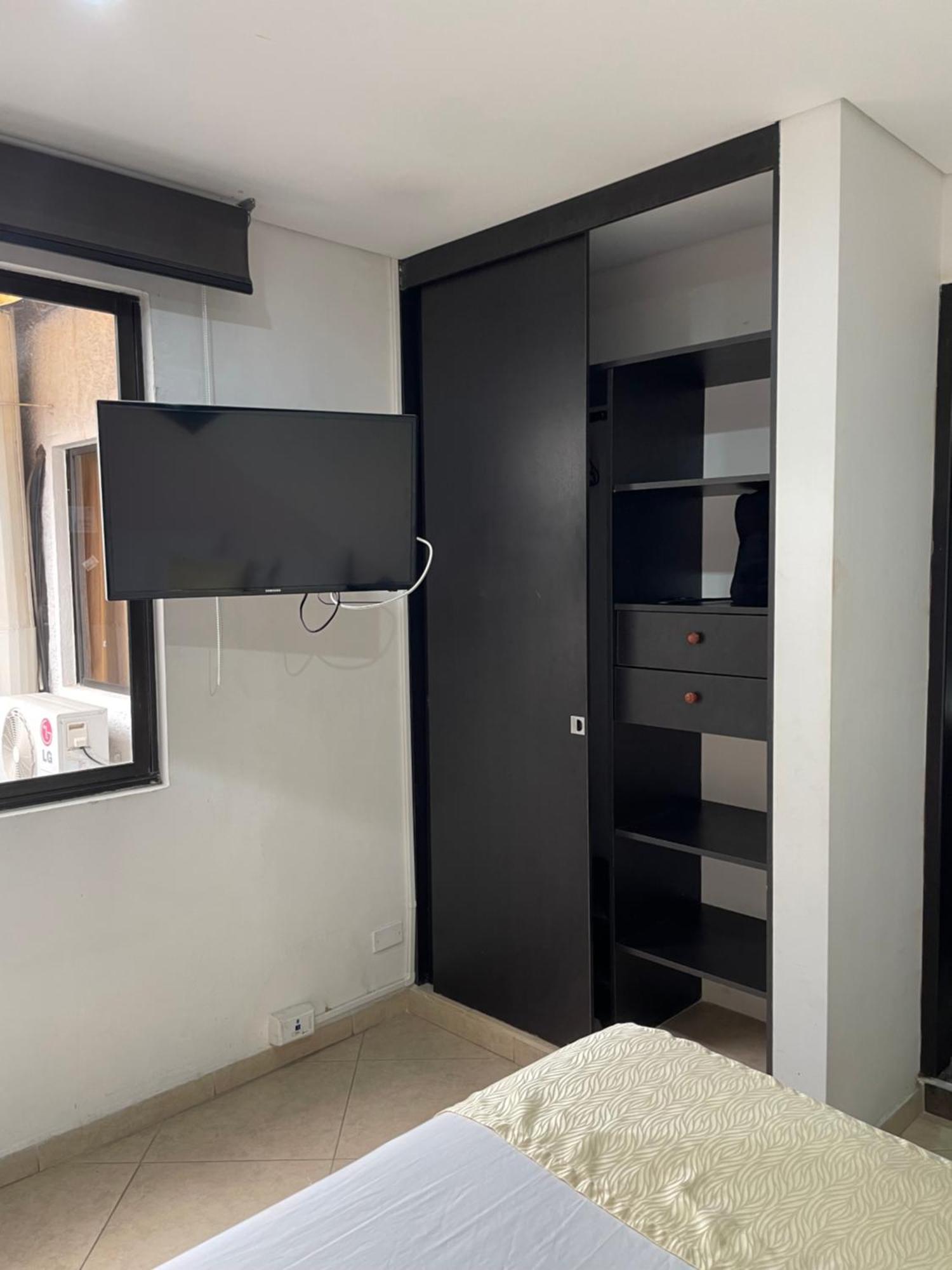 Hotel Prince Plaza Μεντεγίν Εξωτερικό φωτογραφία