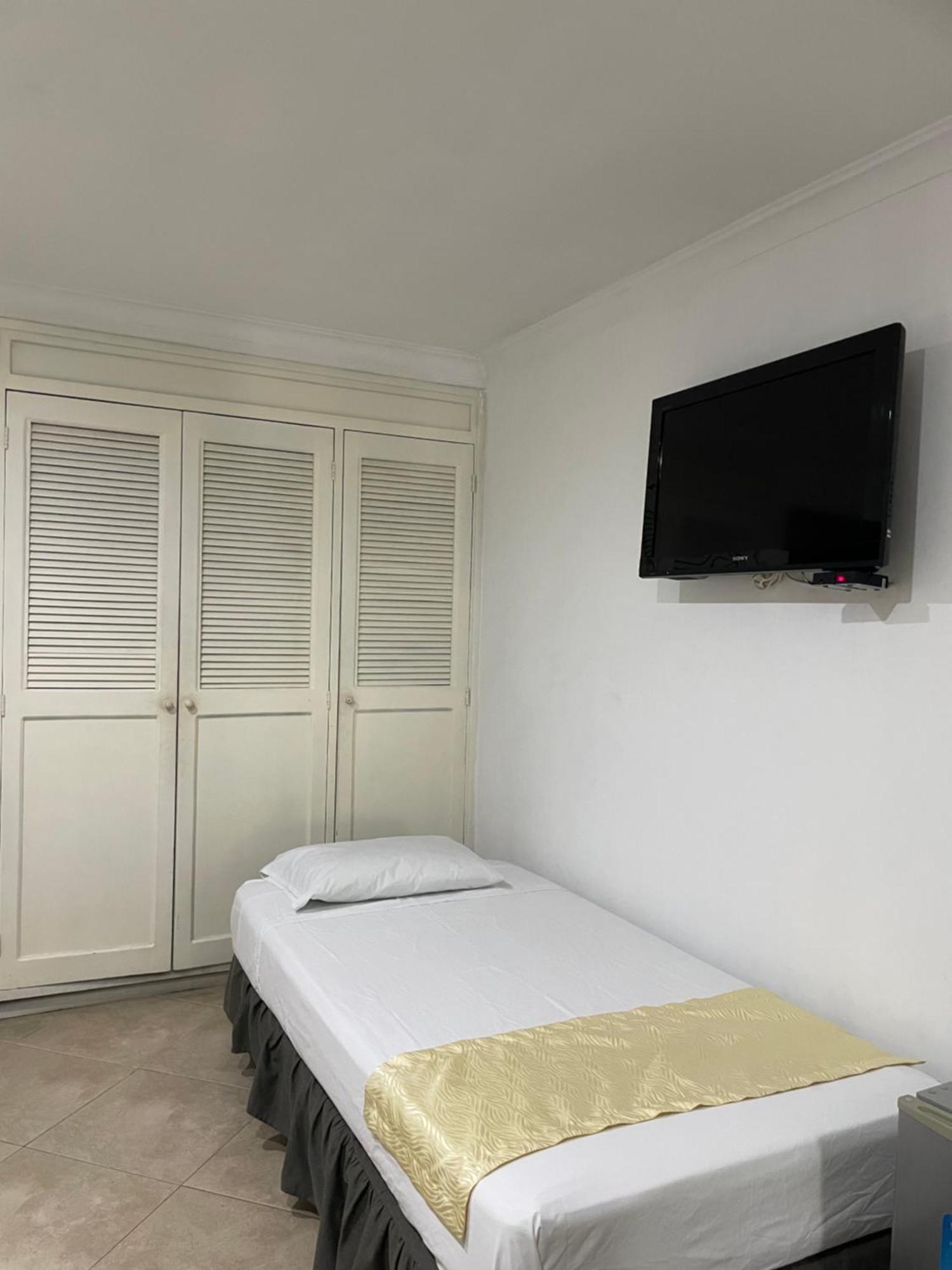 Hotel Prince Plaza Μεντεγίν Εξωτερικό φωτογραφία