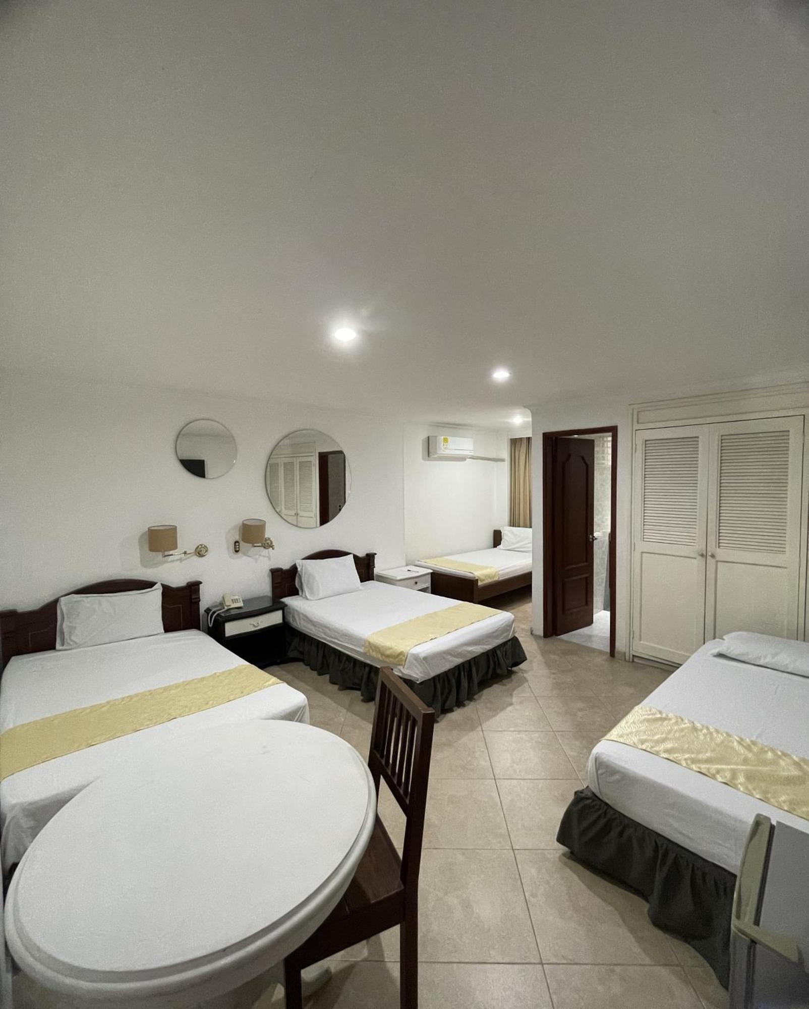 Hotel Prince Plaza Μεντεγίν Εξωτερικό φωτογραφία
