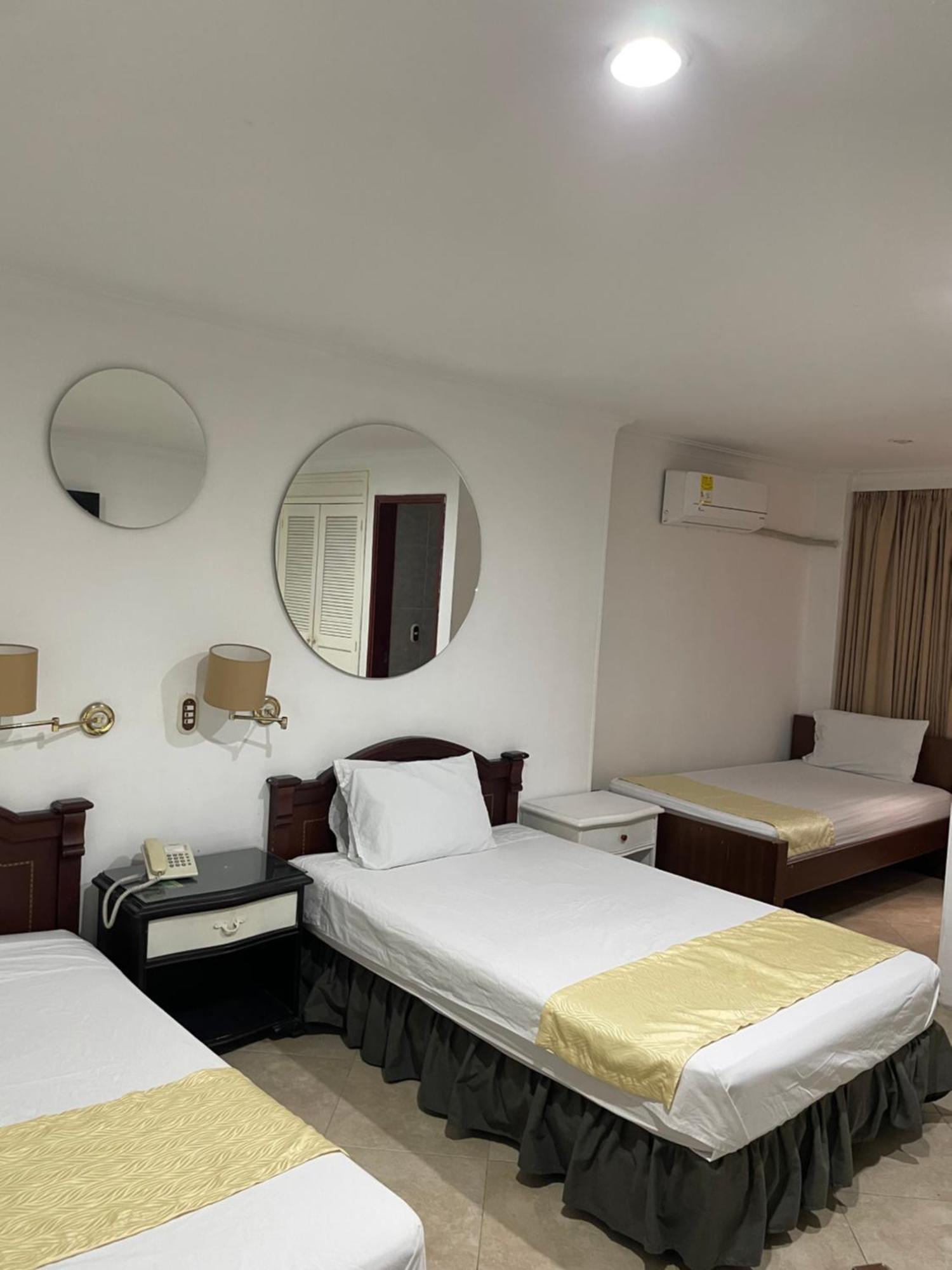Hotel Prince Plaza Μεντεγίν Εξωτερικό φωτογραφία