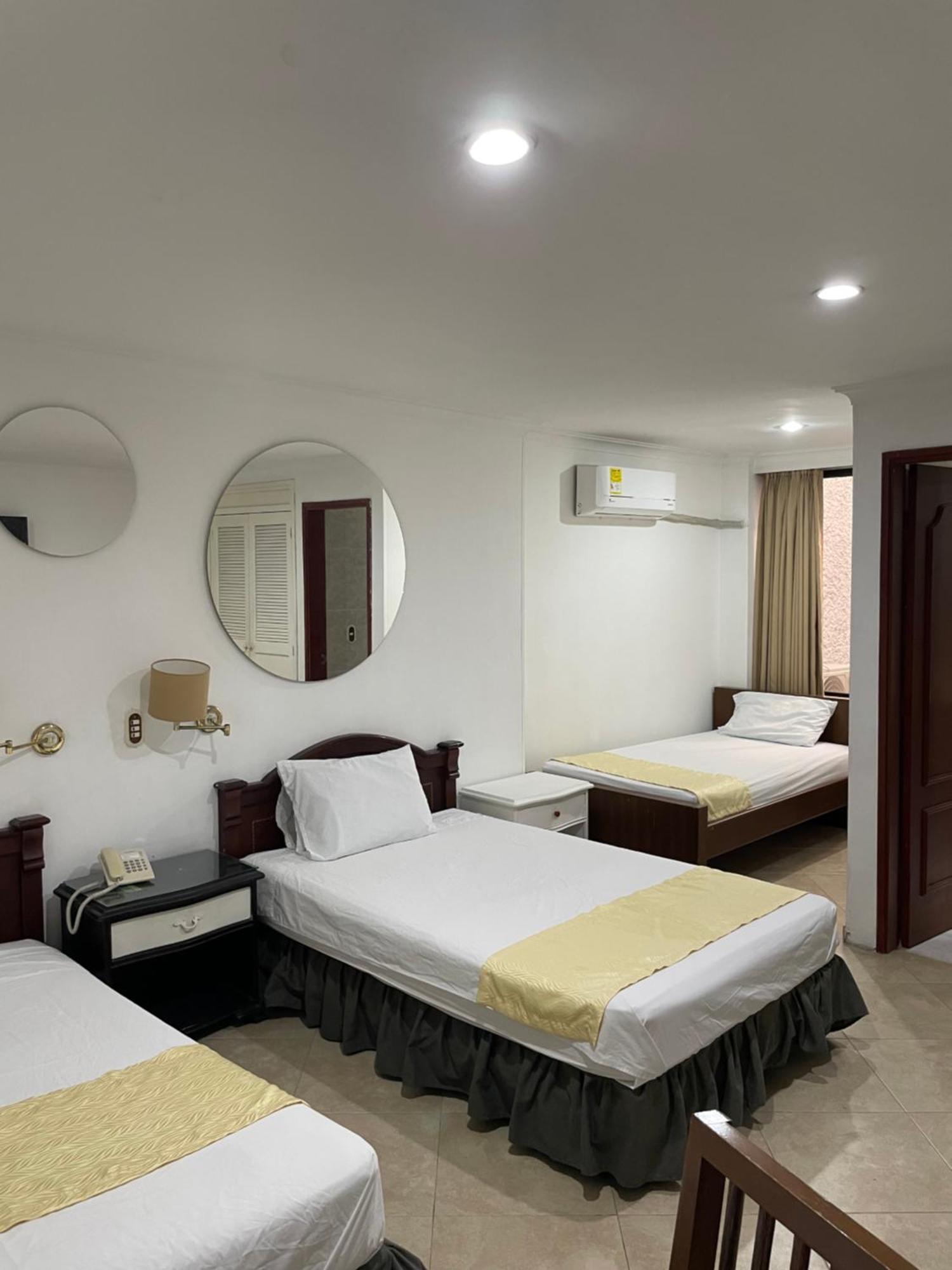 Hotel Prince Plaza Μεντεγίν Εξωτερικό φωτογραφία