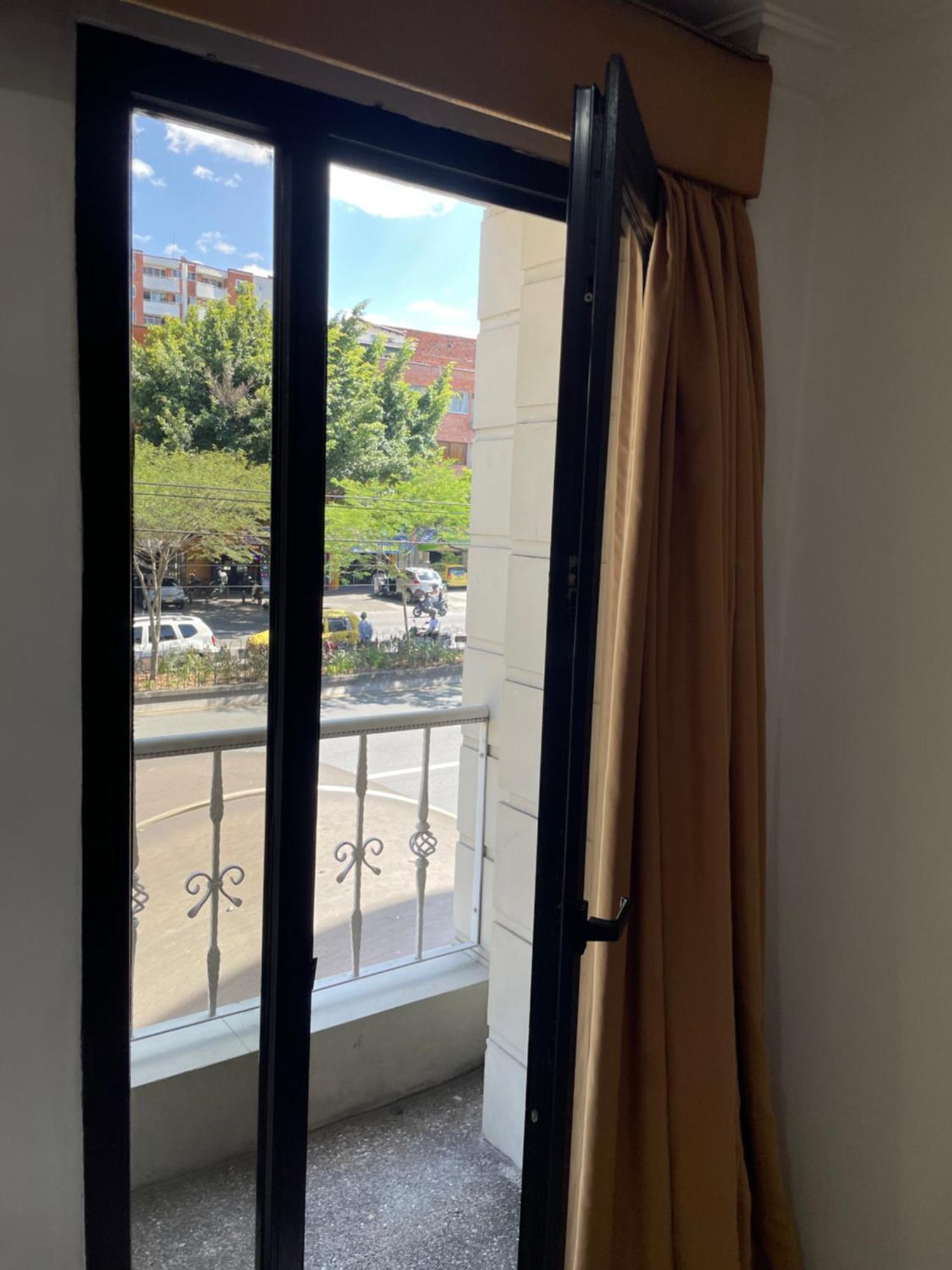 Hotel Prince Plaza Μεντεγίν Εξωτερικό φωτογραφία