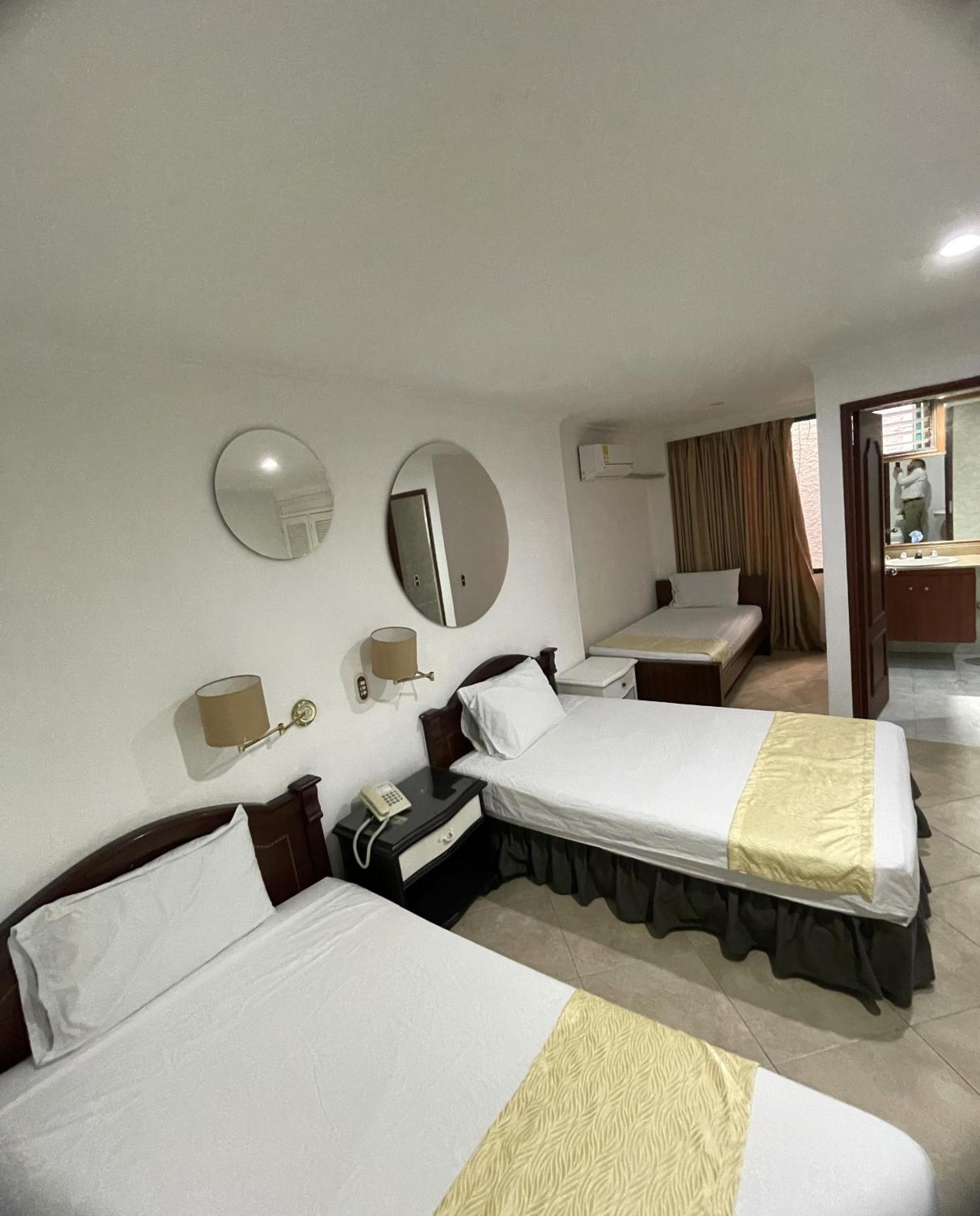 Hotel Prince Plaza Μεντεγίν Εξωτερικό φωτογραφία