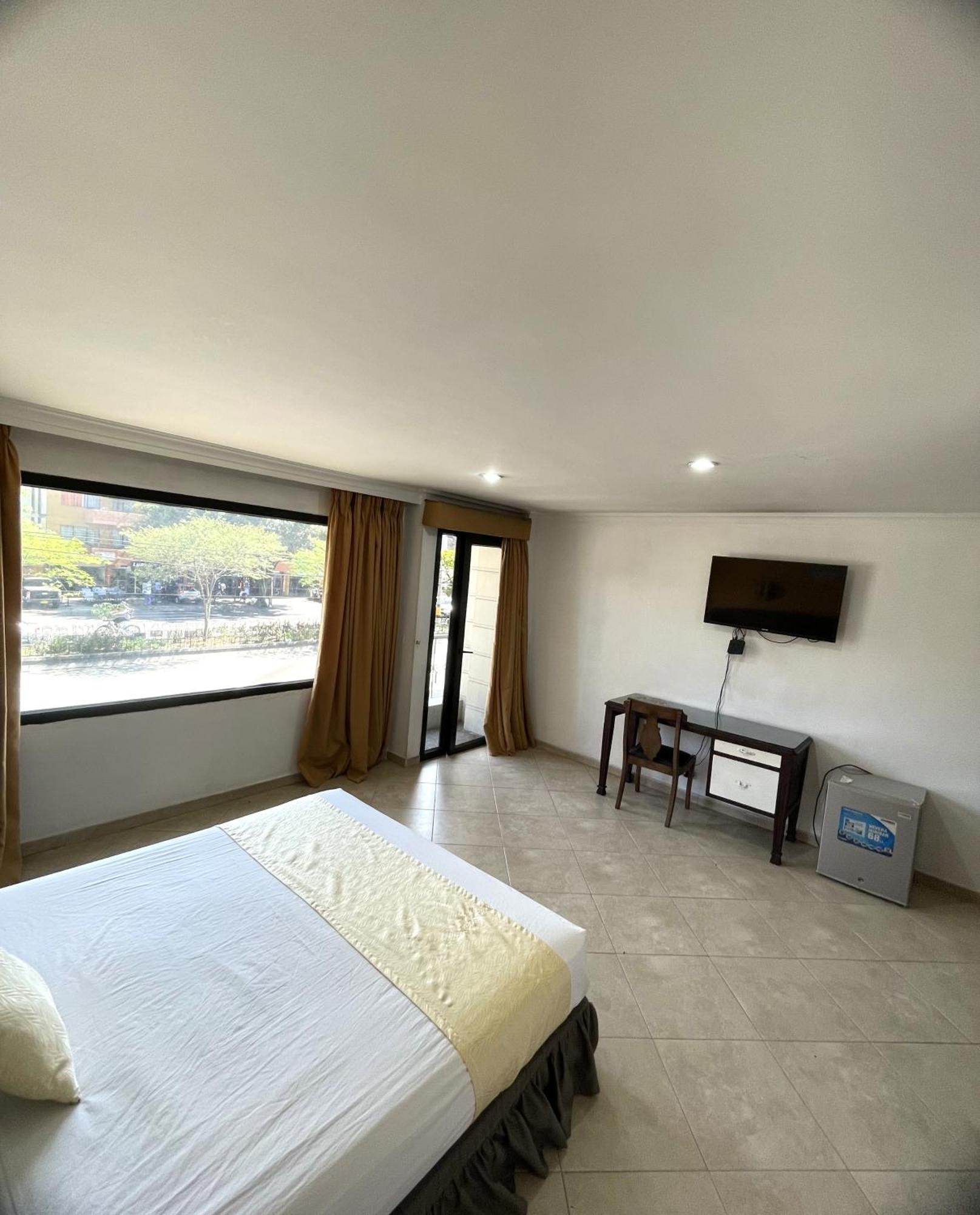 Hotel Prince Plaza Μεντεγίν Εξωτερικό φωτογραφία